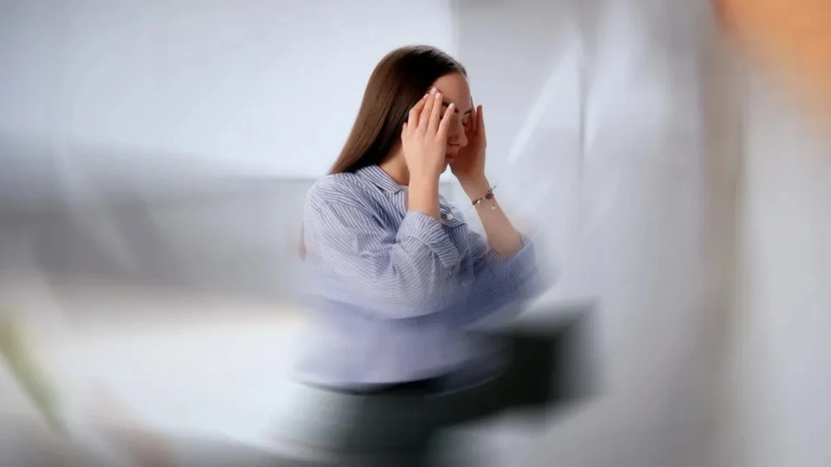 Dlaczego wstając z łóżka czujesz zawroty głowy i kiedy warto się tym przejąć