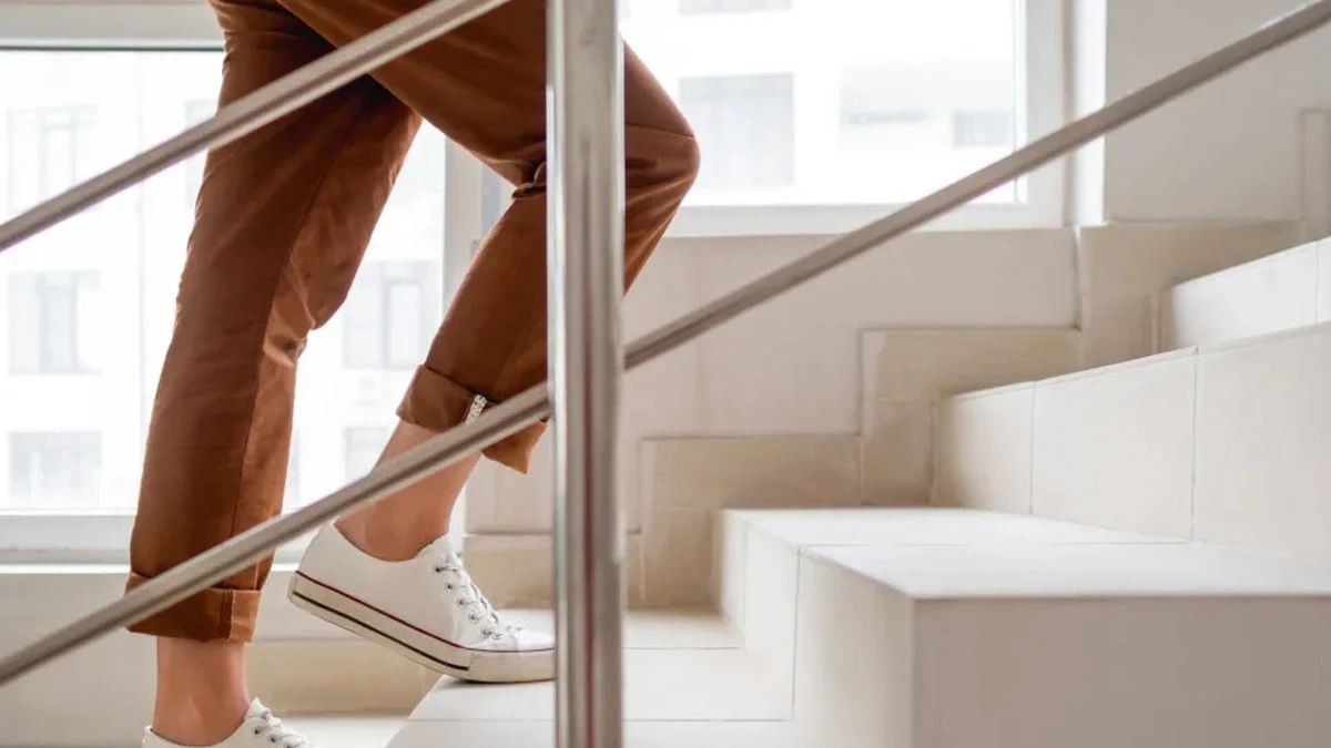Dlaczego warto omijać windę: prosty nawyk, który buduje mocne kości