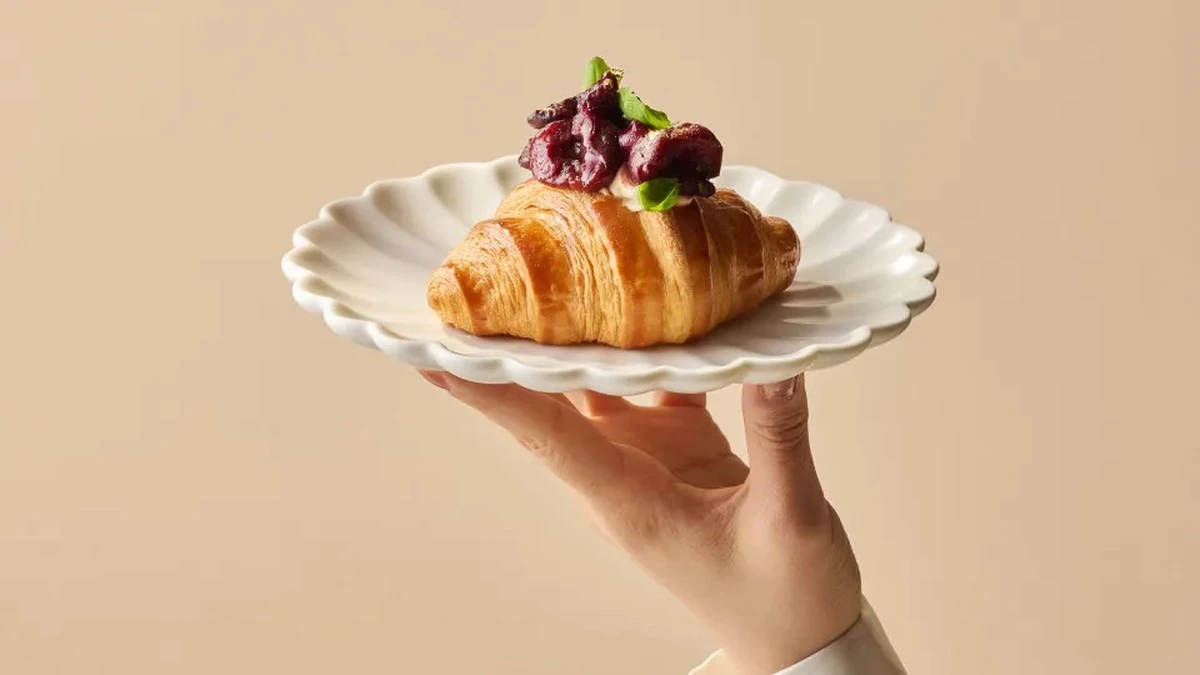 Dlaczego te croissanty znikną z menu w Warszawie już pod koniec lata