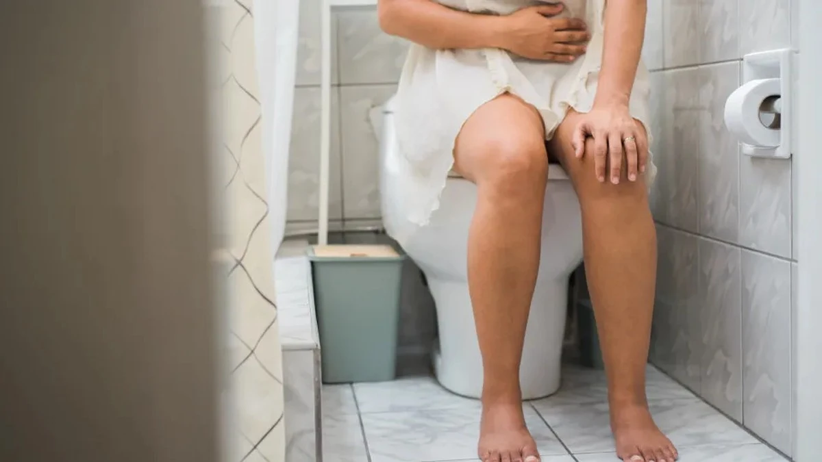 Dlaczego wakacje często kończą się problemami trawiennymi i jak temu zapobiec