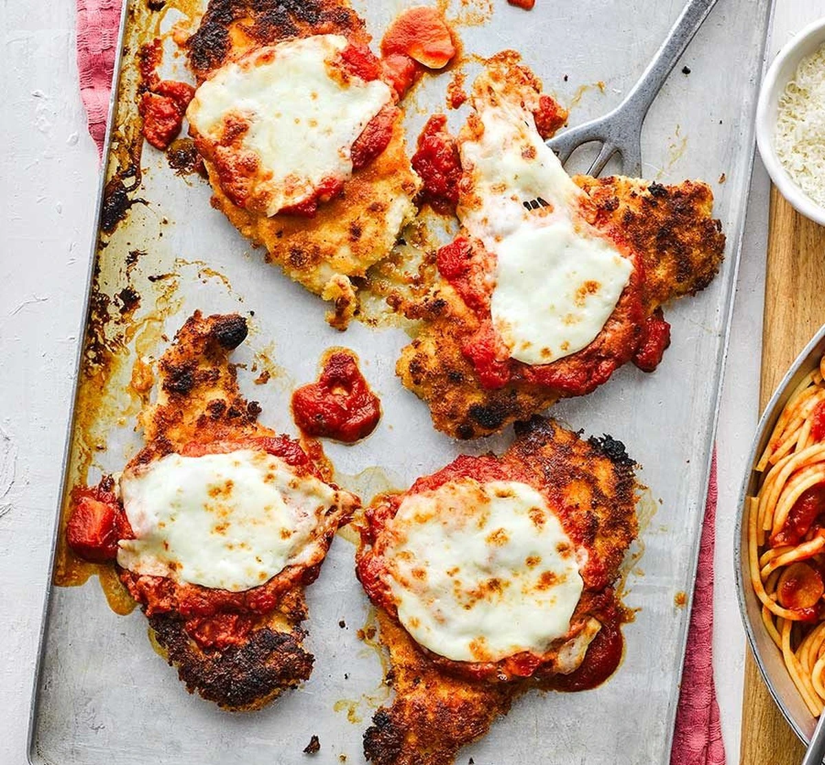 Dlaczego ten sposób pieczenia kurczaka po parmeńsku zmieni twoje wyobrażenie o szybkim obiedzie - image 1