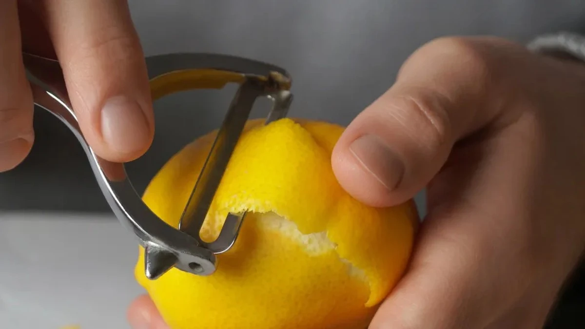 Cztery powody, dla których warto przestać wyrzucać skórki z cytryny