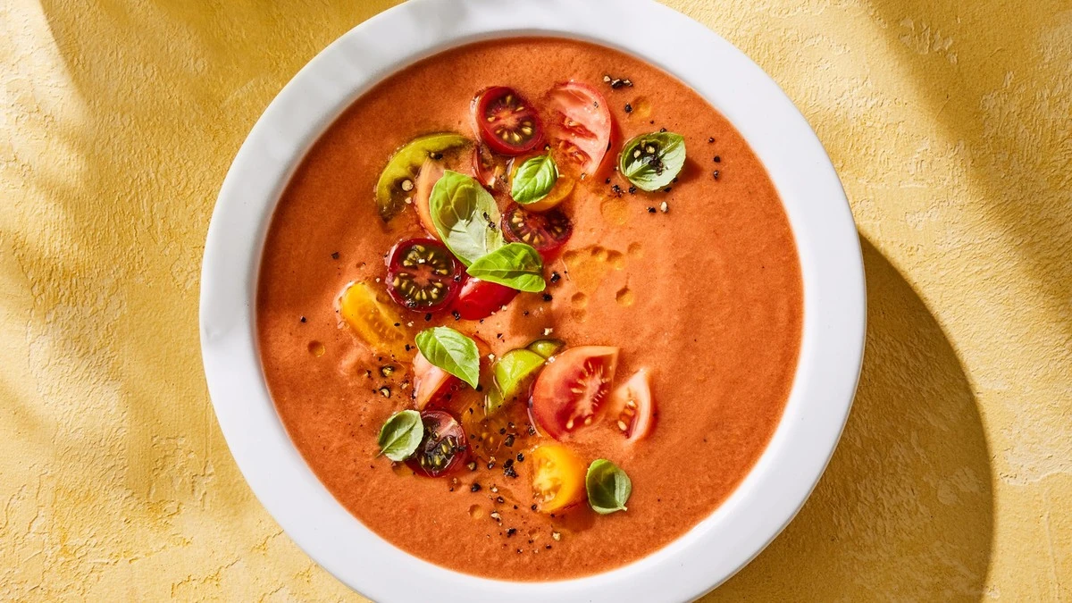 Dlaczego warto upiec pomidory przed wrzuceniem ich do gazpacho - image 1