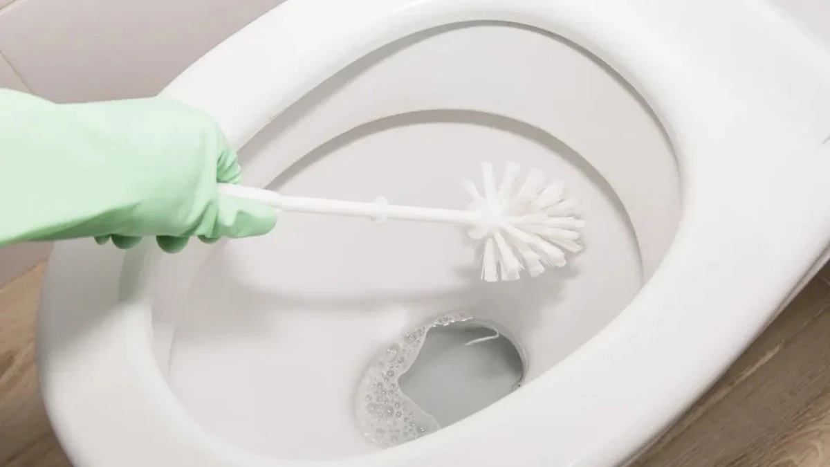 Dlaczego warto zostawić ocet w toalecie na całą noc