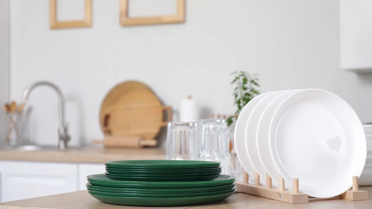 Dlaczego powinieneś wyrzucić wyszczerbiony talerz, nawet jeśli to pamiątka po babci