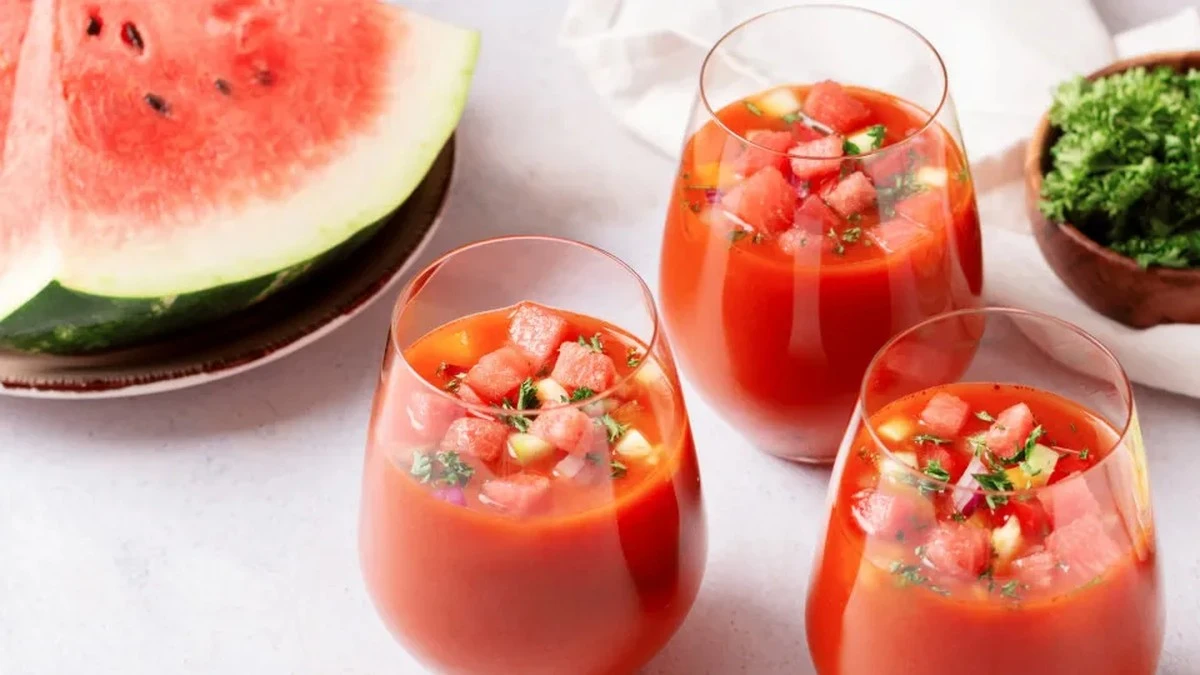 Dlaczego dodanie truskawek do tradycyjnego gazpacho to kulinarny przełom