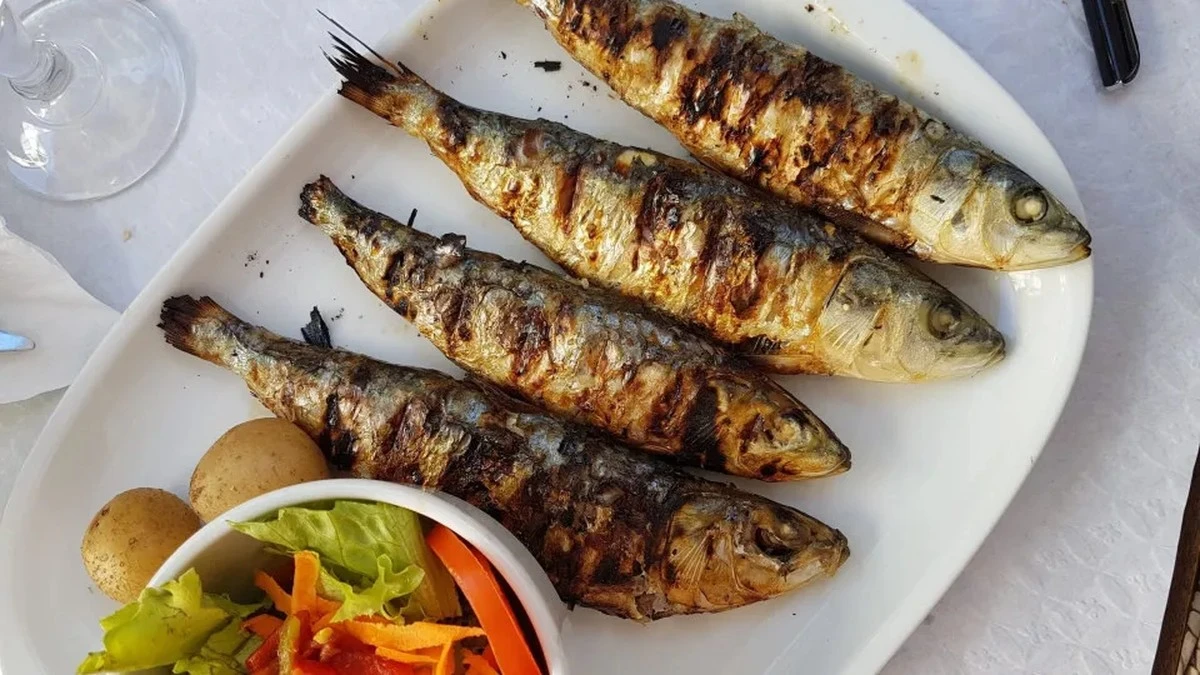 Festiwal sardynki w Coimbrze wraca do łask: 32 miejsca, w których poczujesz smak portugalskiego lata