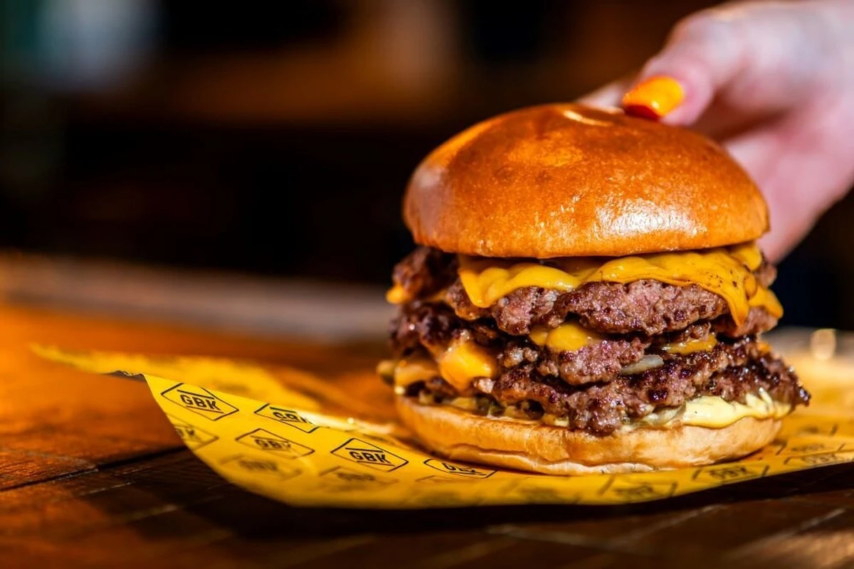 tojuzniesazwyke-extra-1.webp To już nie są zwykłe kanapki: dlaczego wszyscy ustawiają się w kolejki po „Gladiatora” - image 1