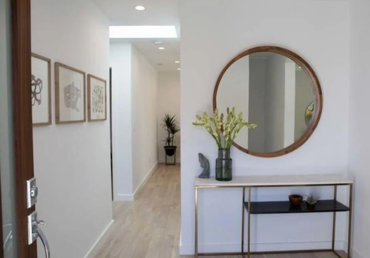 Dlaczego nigdy nie wiesza się lustra naprzeciwko drzwi wejściowych - image 1