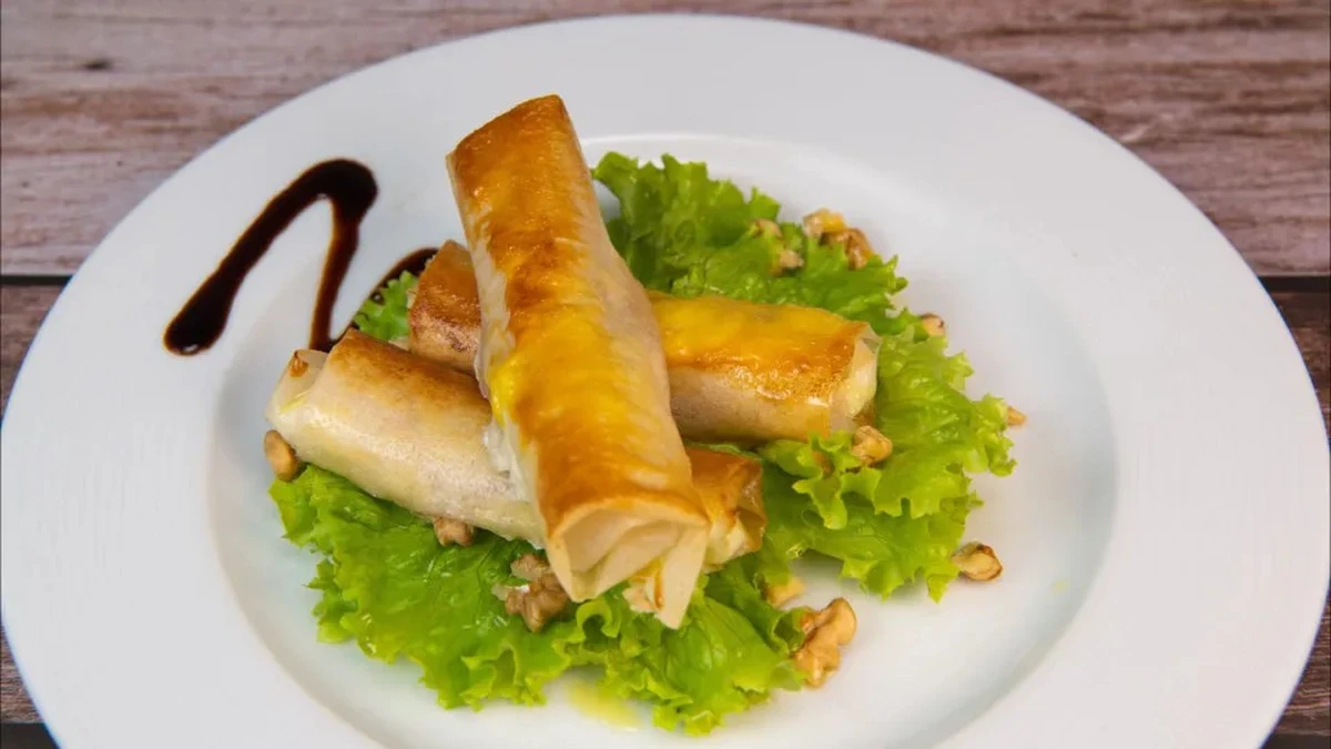 Dlaczego szefowie kuchni dodają miód do wytrawnych naleśników z serem