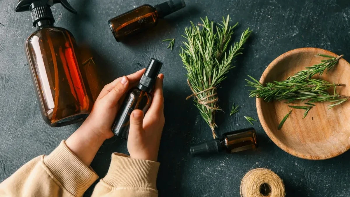 Domowy spray na porost włosów: ta mikstura zastępuje drogie kuracje