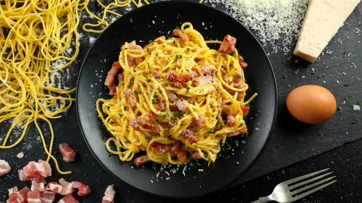 Dlaczego makaron carbonara często wychodzi jak jajecznica i jak tego uniknąć