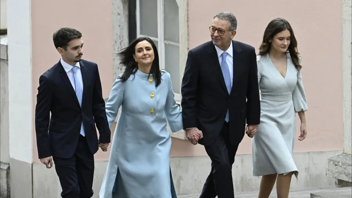 Dlaczego pierwsze damy wybierają ten konkretny odcień błękitu