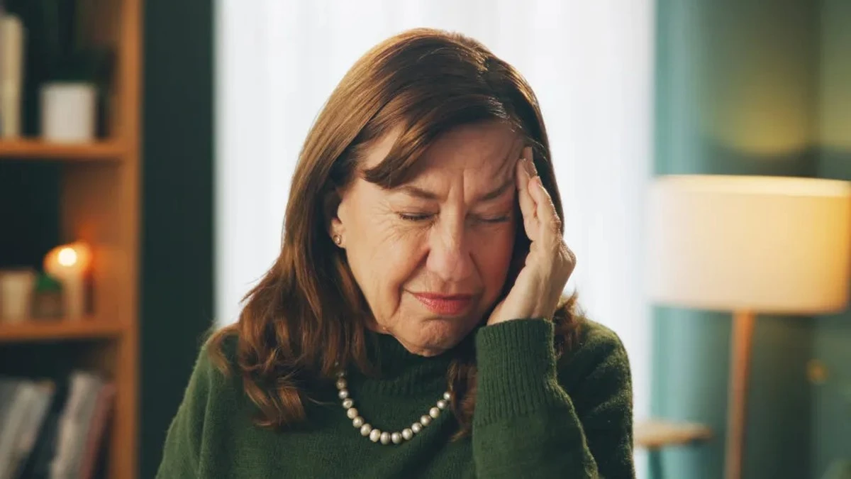 Dlaczego noszenie opaski do włosów może być przyczyną Twojego bólu głowy