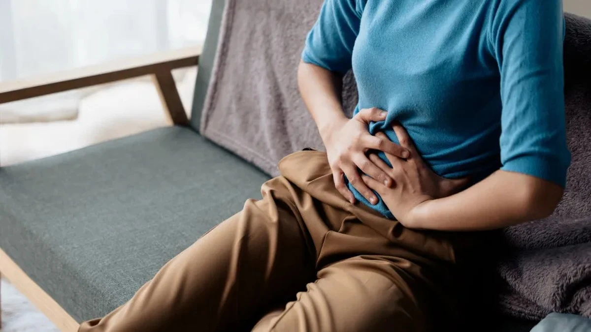 Dlaczego ból brzucha po popularnych zastrzykach na odchudzanie to sygnał, którego nie wolno zignorować