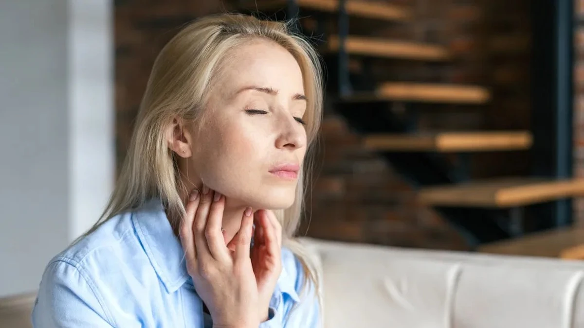 Dlaczego Twój głos znika? Lekarze ostrzegają przed tymi nawykami