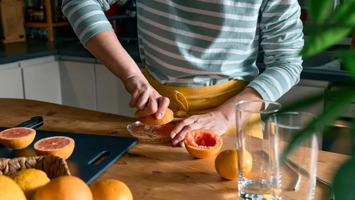 Dlaczego ten popularny napój może być niebezpieczny przy zażywaniu leków na cholesterol