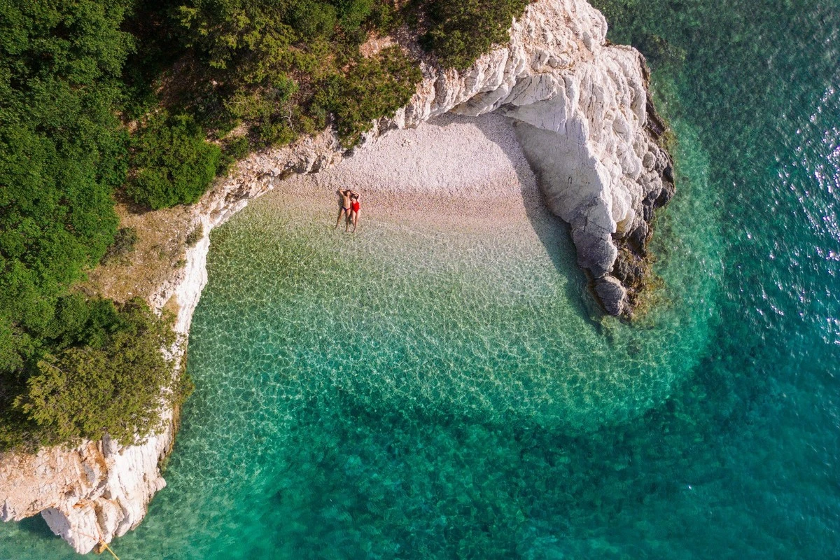 Dlaczego rzucają wszystko i płyną na te 5 śródziemnomorskich wysp - image 1