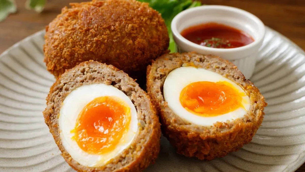 Dlaczego brytyjskie jajka po szkocku to najlepsza przekąska, którą przygotujesz w domu
