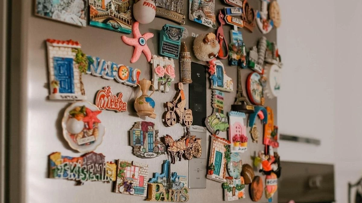 Magnesy na lodówce a Twoje rachunki: Ten czerwony detal zdradza problem