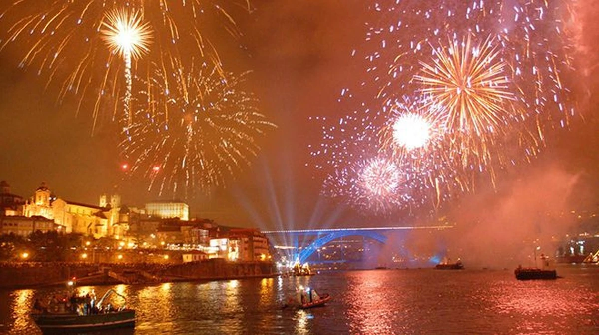saojoaowportoja-extra-1.webp São João w Porto: jak przetrwać noc, o której mówi całe miasto - image 1