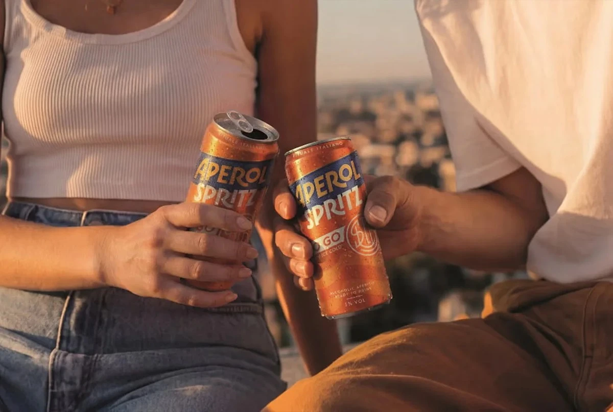 Kultowy Aperol Spritz w puszce nadchodzi do Europy. Czy wkrótce znajdziemy go w polskich sklepach? - image 1