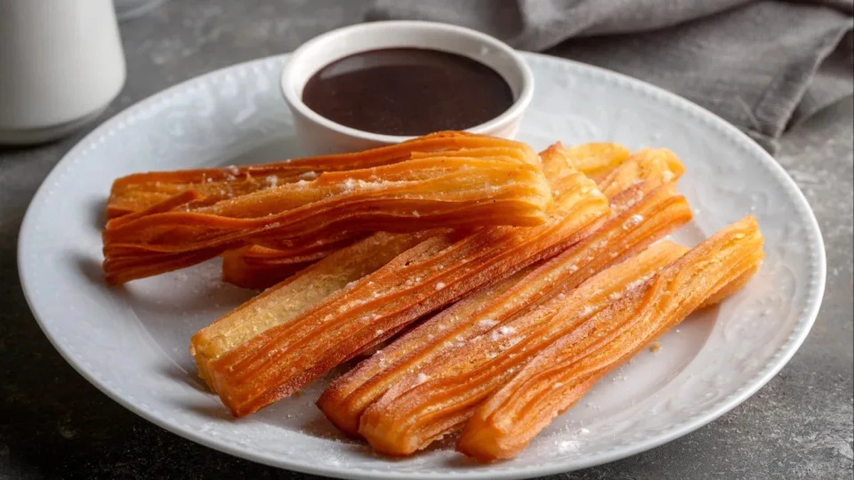 Dlaczego domowe churros smakują jak z hiszpańskiego jarmarku
