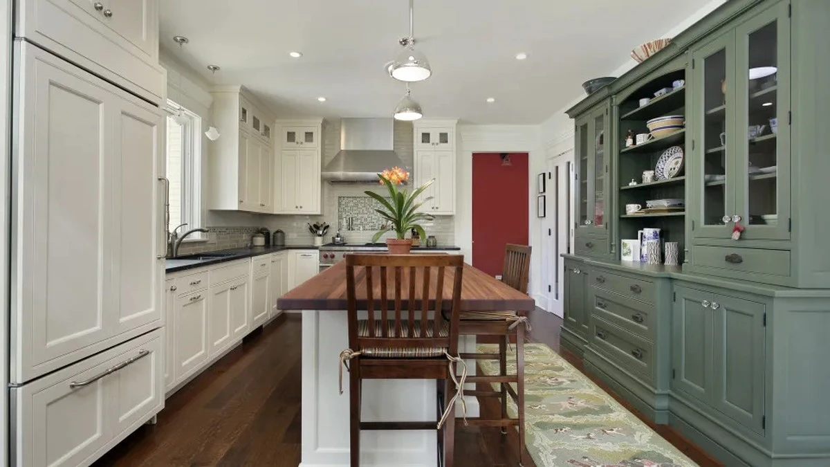 Dlaczego doświadczeni projektanci porzucają czystą biel na rzecz tych 8 kolorów