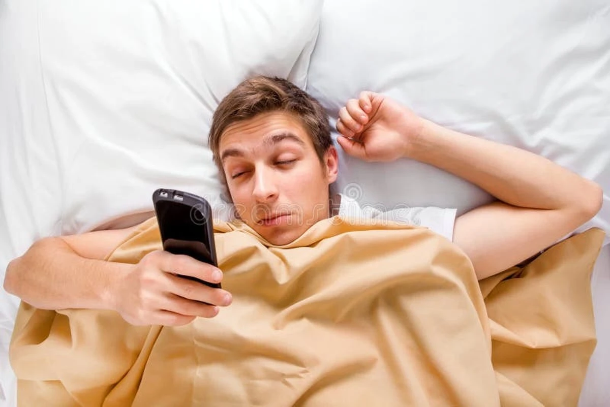 dlaczegomodzipo-extra-1.webp Dlaczego młodzi Polacy czują się gorzej niż ich dziadkowie? Raport ujawnia niewygodną prawdę - image 1