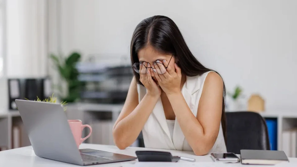 Ten lewy punkt na twarzy: Jak 1 gest wyłącza ból głowy