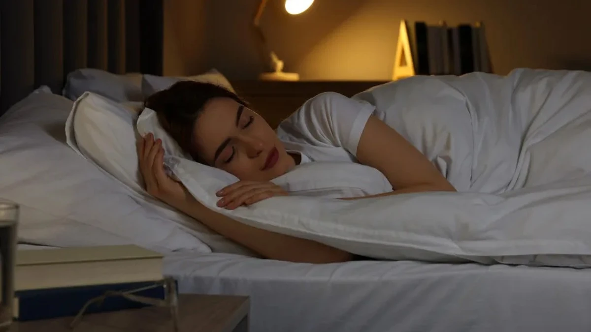 Dlaczego warto wypić napar z cynamonu przed snem, jeśli chcesz schudnąć