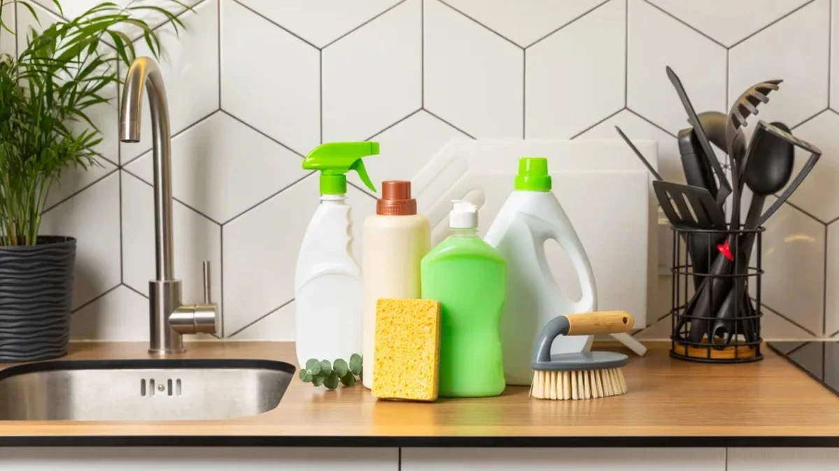 Dlaczego przeterminowane środki czystości mogą szkodzić Twoim bliskim