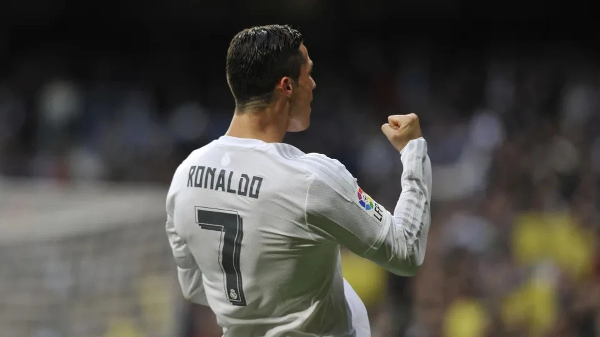 Dlaczego Ronaldo i Messi w wieku 40 lat wciąż dominują na boisku