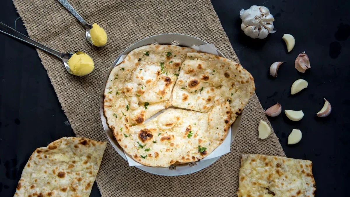 Dlaczego szefowie kuchni dodają jabłkowy chutney do domowego chlebka naan