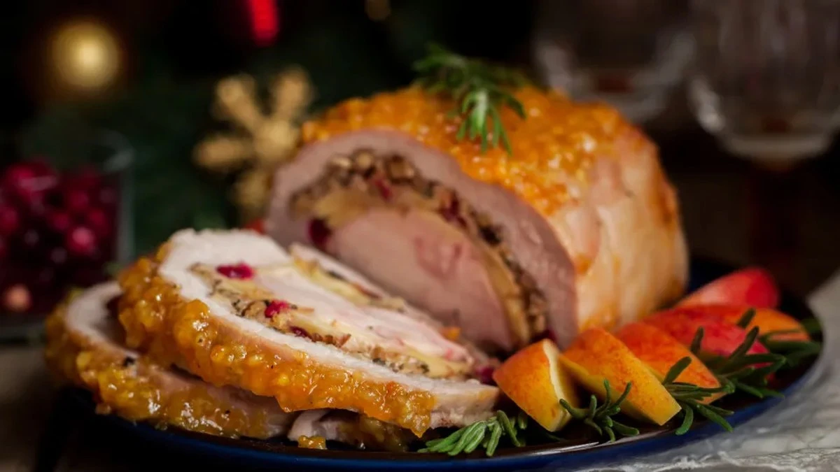 Dlaczego doświadczeni kucharze nadziewają pierś z indyka właśnie jabłkiem