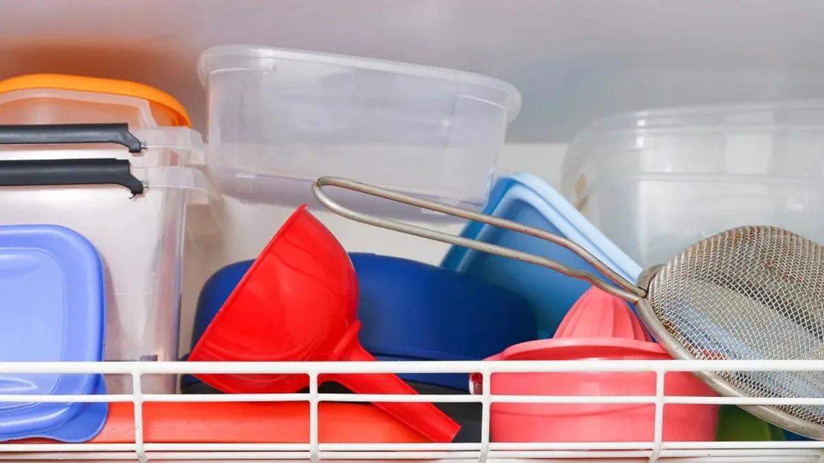 Dlaczego lekarze odradzają przechowywanie resztek jedzenia w plastikowych pojemnikach