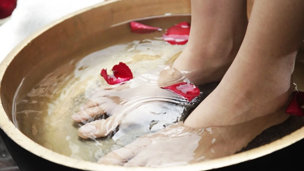 Dlaczego 74% Polaków ma problem ze stopami (Wlej 1 płyn)