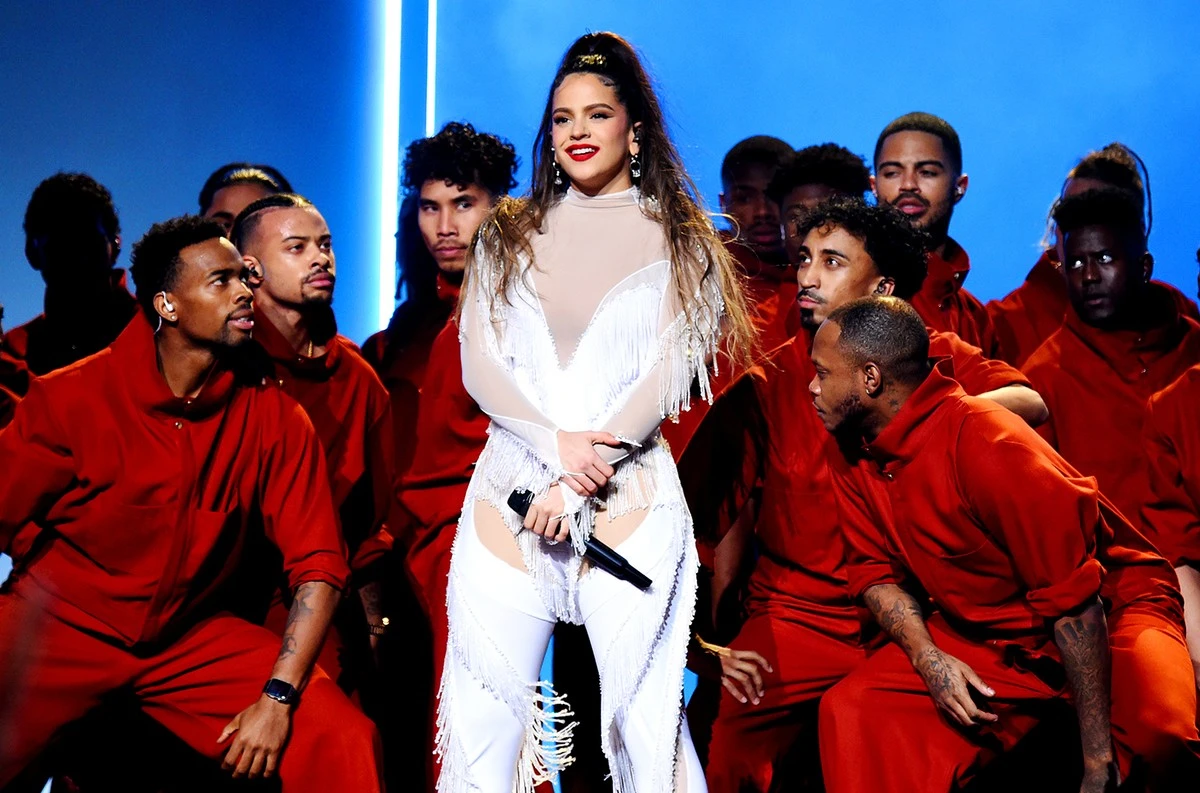 Jak naszyjnik od polskiej marki trafił na szyję Rosalíi podczas koncertu w Lizbonie - image 1