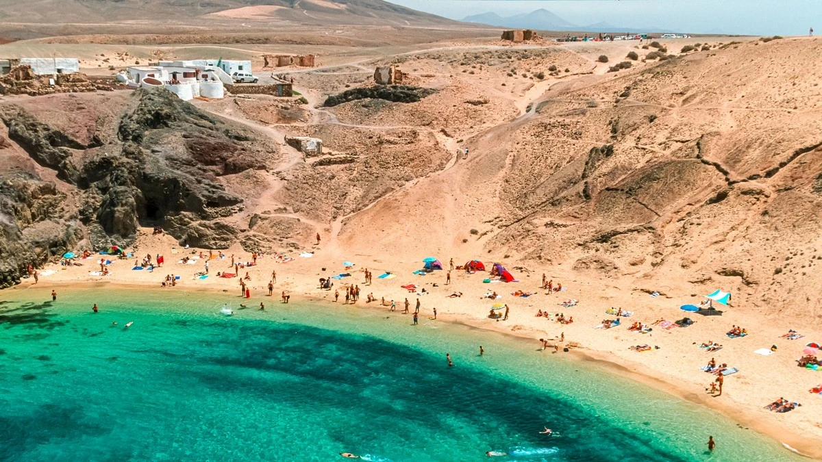 Plaże z krowami i widok na Afrykę. Dlaczego ten region Hiszpanii to najlepszy kierunek na szybki wypad autem - image 1
