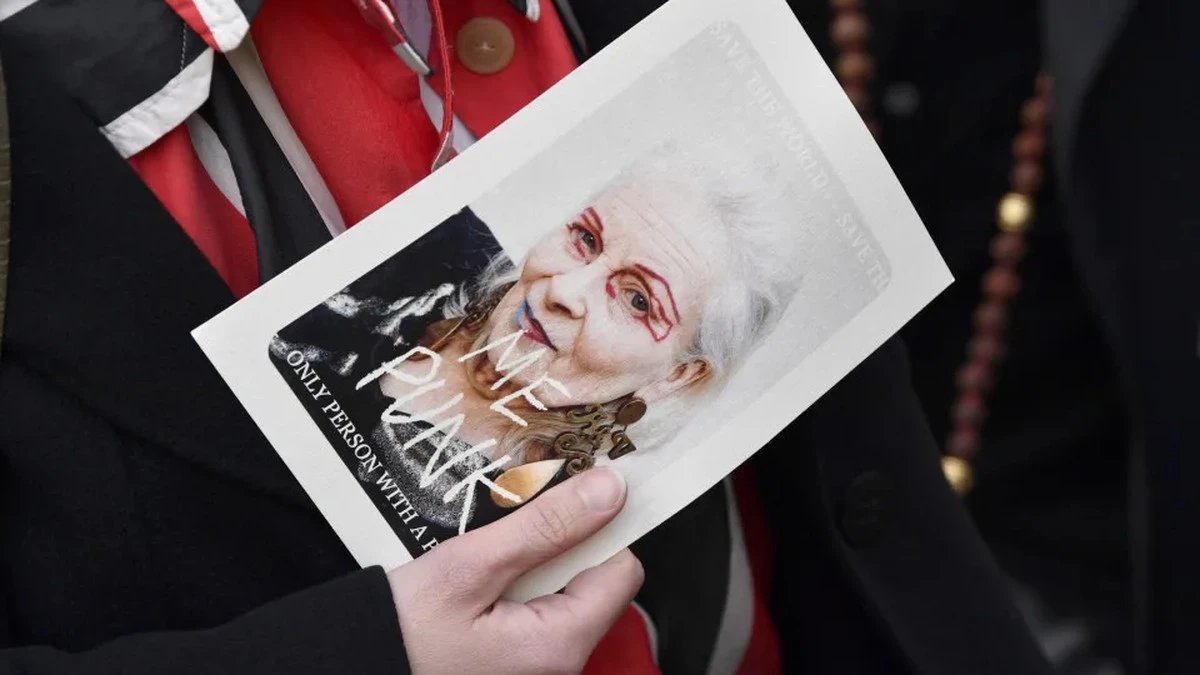 Czemu projekty Vivienne Westwood trafiają do Makau zamiast do Paryża