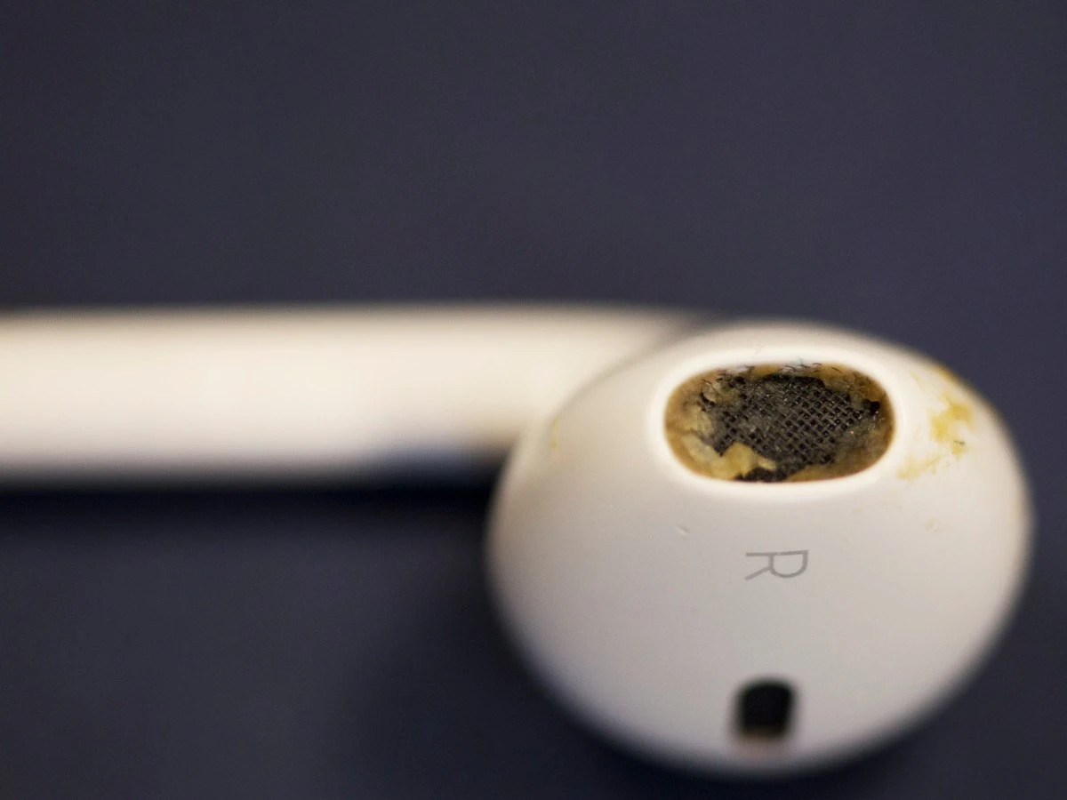 dlaczegolaryngo-extra-1.webp Dlaczego laryngolodzy coraz częściej pytają pacjentów o model używanych słuchawek - image 1