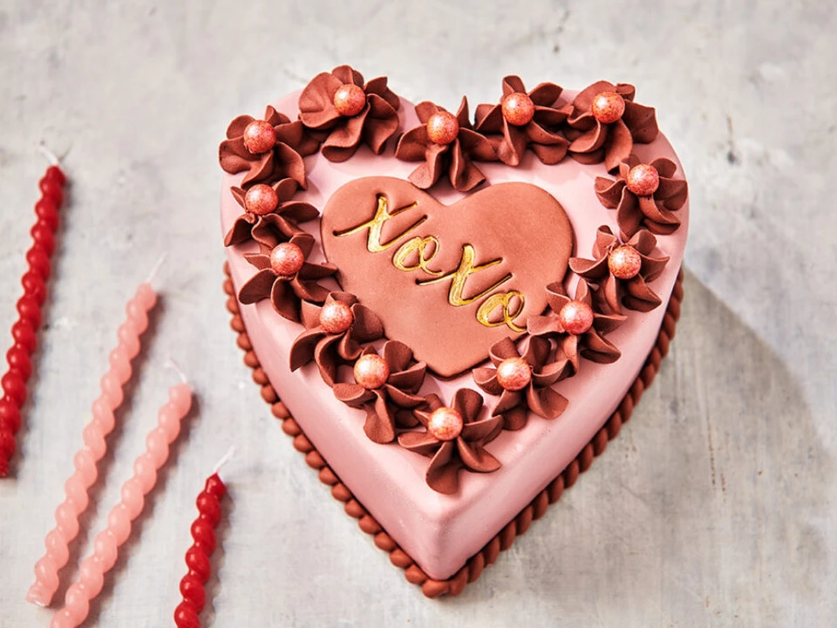 7sodkichtrikown-extra-1.webp 7 słodkich trików na Walentynki i czerwone pudełko z Biedronki - image 1