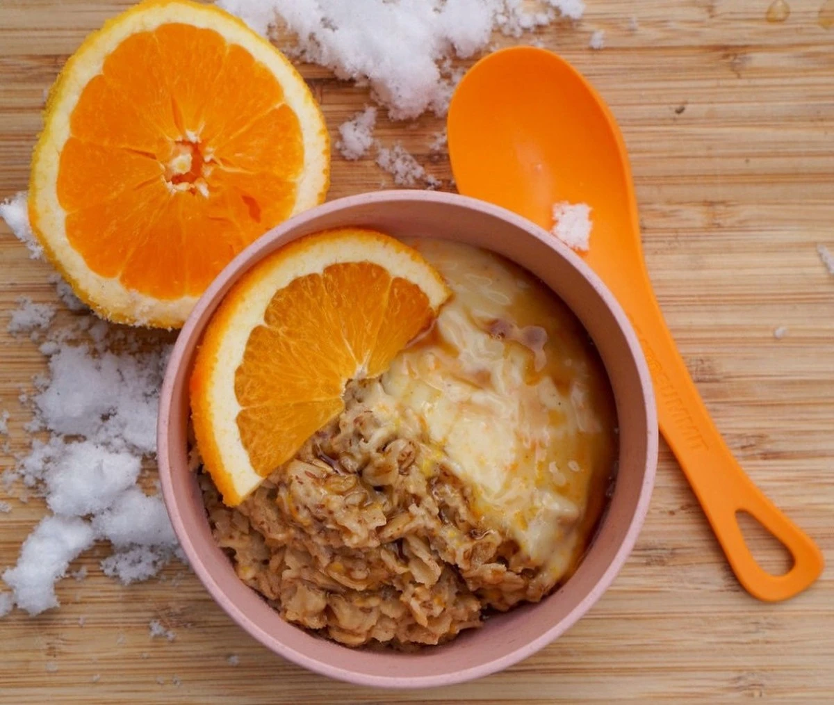 Dlaczego warto wrzucić całą pomarańczę do owsianki zamiast soku - image 1