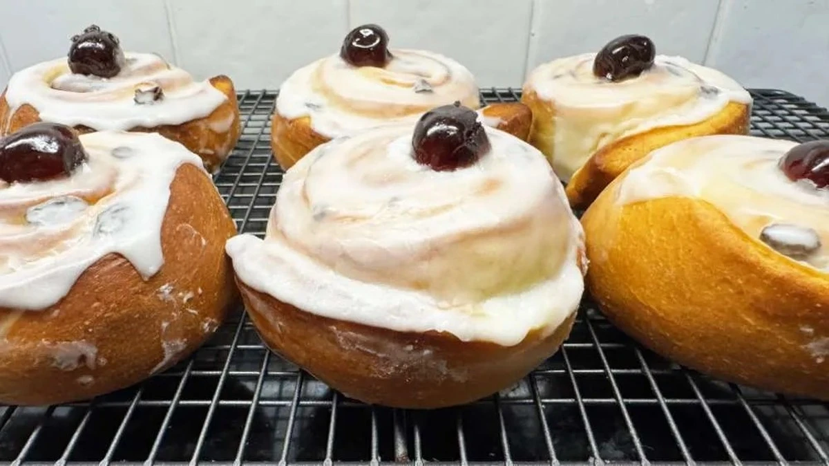 Dlaczego przestałam kupować pieczywo w piekarni: ekspresowe bułeczki twarogowe w 20 minut - image 1