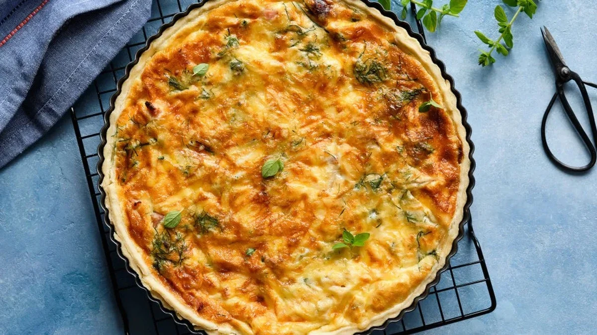 Dlaczego warto dodać ten jeden składnik do domowej quiche z mięsem