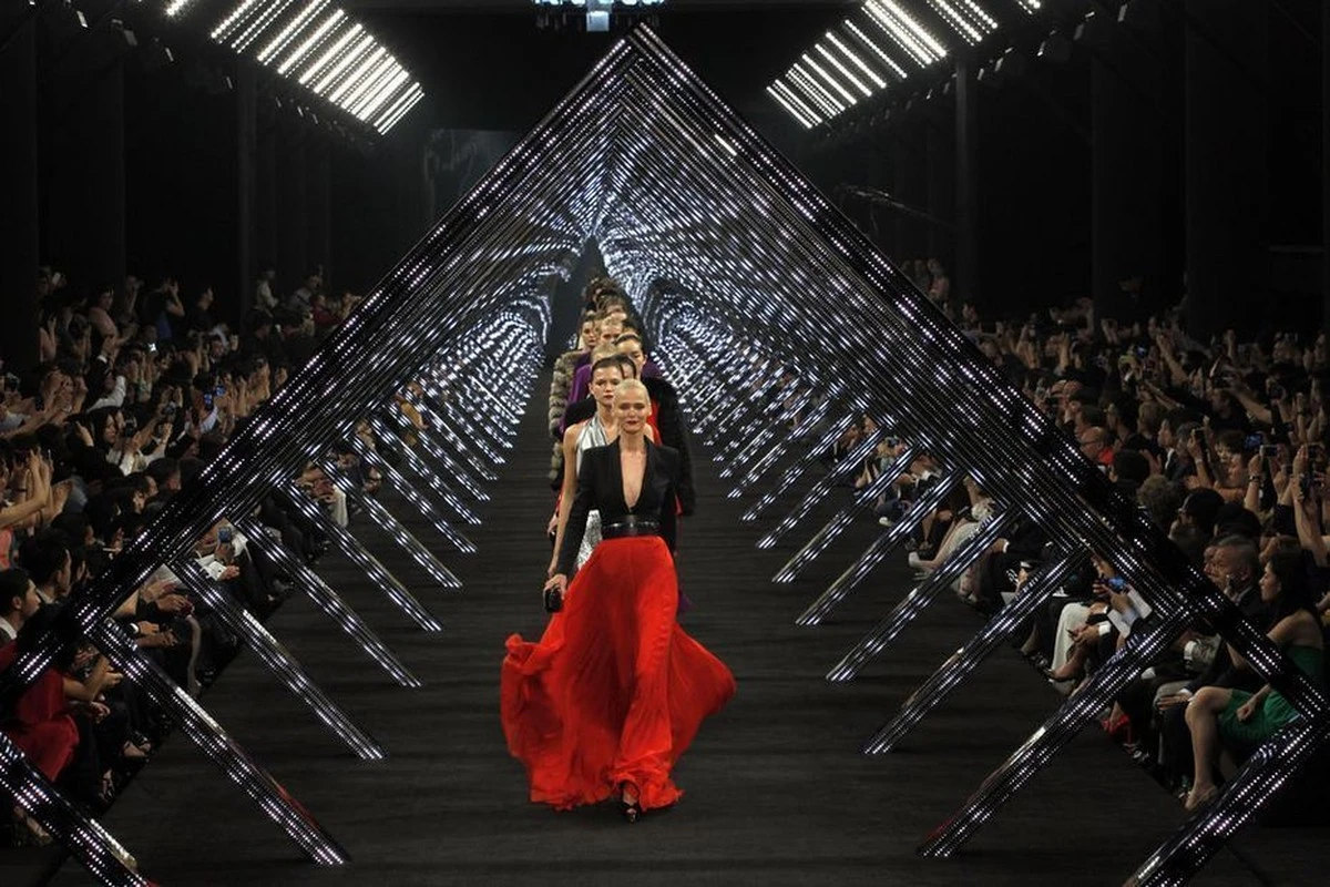 Dlaczego Portugal Fashion odchodzi od wybiegów na rzecz tego, co dzieje się w fabrykach - image 1