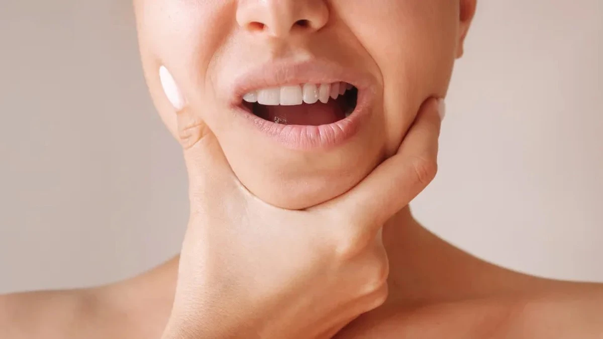 Dlaczego dentyści coraz częściej pytają o trawienie: nietypowe sygnały w jamie ustnej