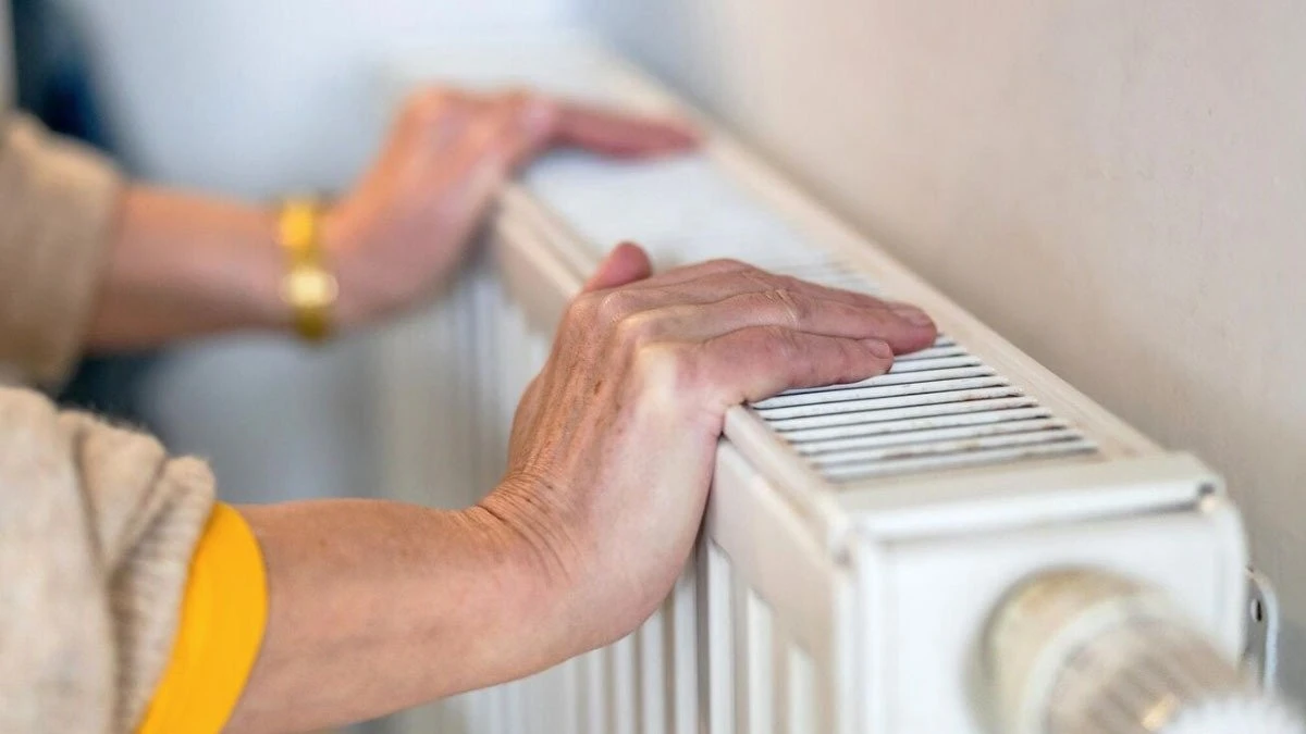 Dlaczego właściciele domów w Polsce montują czarne rury na dachu zamiast fotowoltaiki