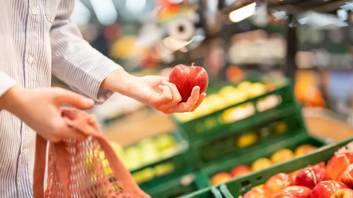 Produkty, które dietetyk zawsze trzyma w swojej lodówce i szafce
