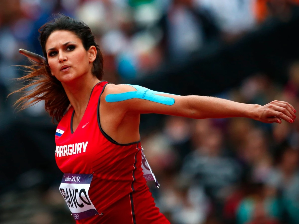 kinesiotapingcz-extra-1.webp Kinesiotaping: czy te kolorowe taśmy na ciele naprawdę działają? - image 1